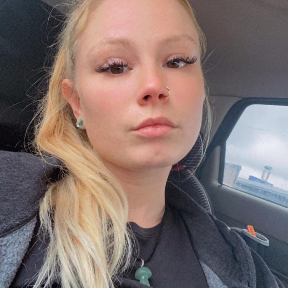 Click to view full size Put those little pretty feet in the air spread them legs and let let me pound that pussy